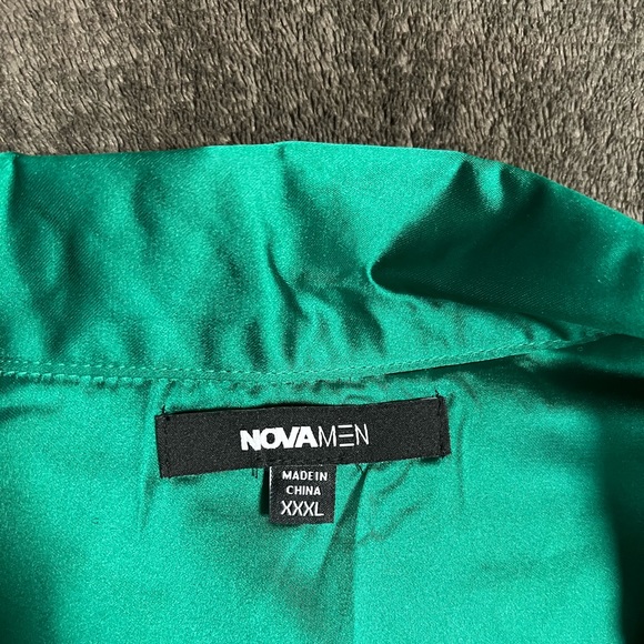 Fashion Nova green shirt - Picture 2 of 3